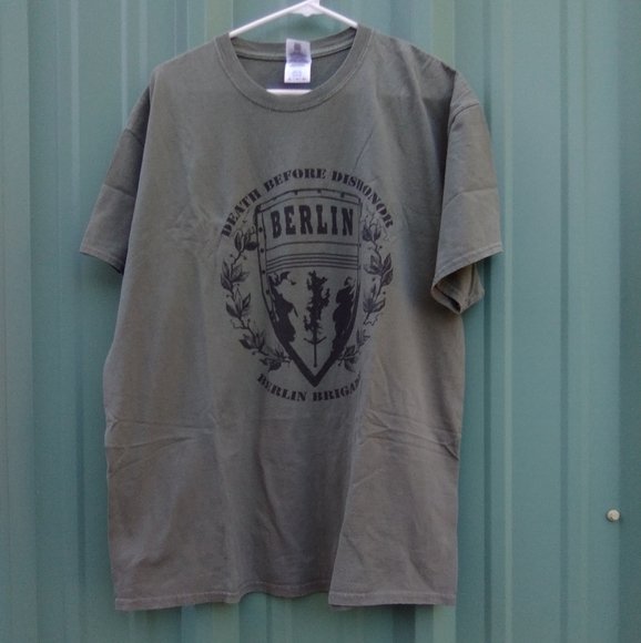 Men's Death Before Dishonor Berlin Brigade Army Green T Shirt Size XL Military - Picture 1 of 3